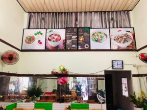 menu phở treo trường