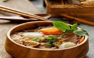Cách nấu phở chay vốn rất đơn giản