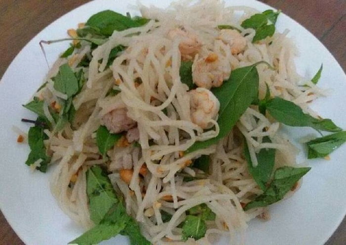 Cách làm phở sắn trộn tôm thịt với 4 bước đơn giản 1 Cách làm phở sắn trộn tôm thịt khá đơn giản