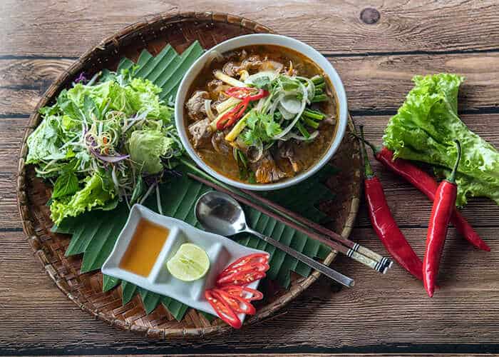 3 can chuan bi nguyen lieu tuoi ngon de nau bun bo hue ngay tai nha