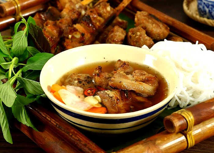 1 bun cha la thuc qua co suc song lau ben cua ha noi