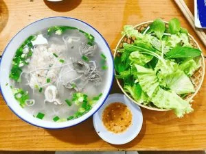 1.bun quay phu quoc lam say dam long thuc khach min