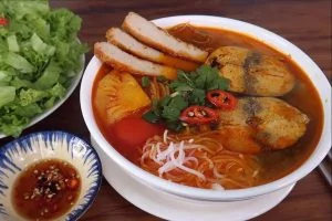 4.thuong thuc bun ca ngu dam chat mien trung