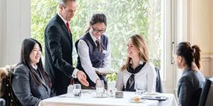 nganh quan ly nha hang khach san thi khoi nao 0